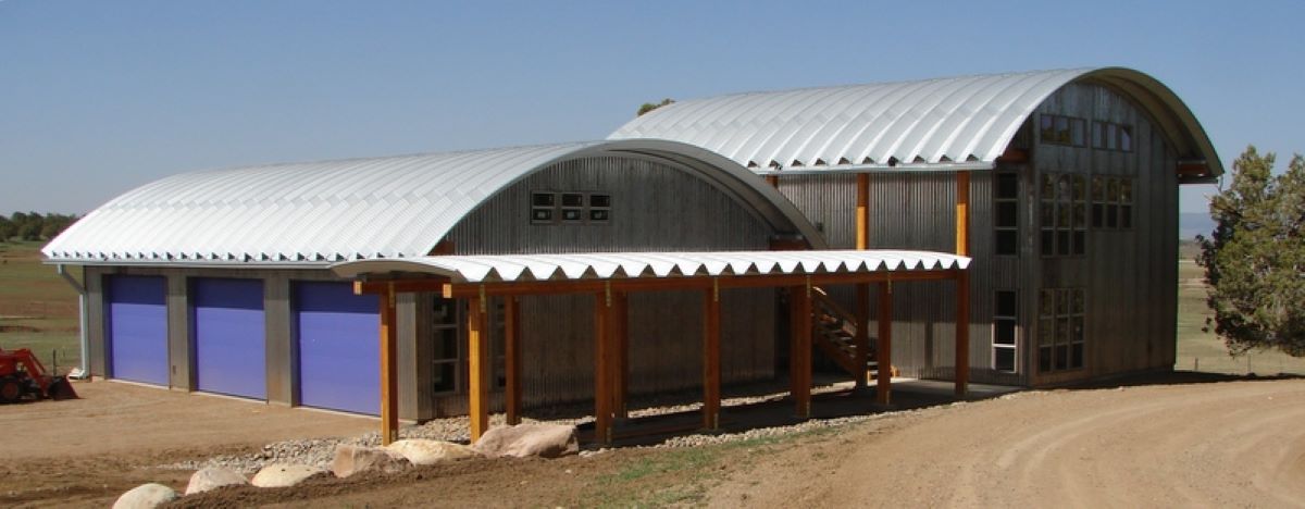 Les normes de construction des toitures dans les zones venteuses