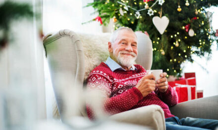 Auxiliaires de vie : un accompagnement essentiel pour les personnes âgées pendant les fêtes de Noël